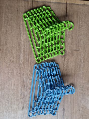 Lot de cintres enfant