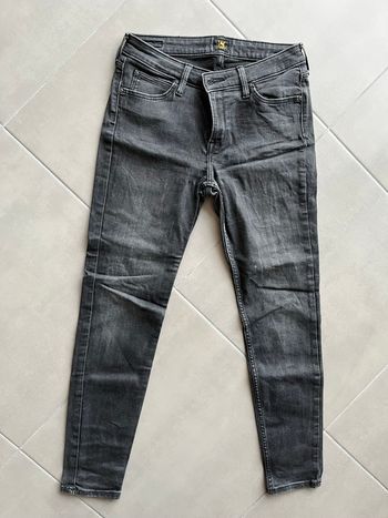Jean femme LEE  W29 L 31  (taille L : 40)