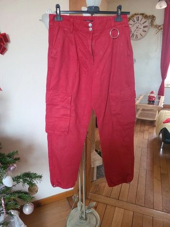 pantalon cargo rouge taille 40 bershka