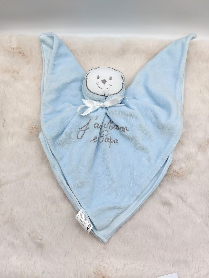 Doudou plat ours bleu blanc j’aime Maman et Papa Fruit de ma passion nœud blanc - photo numéro 2