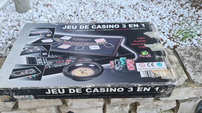 Jeu de casino 3 en 1, Roulette, coffret en bois de 100 jetons, 5 dés, 3 tapis de jeu, 1 ramasse jetons, - photo numéro 9
