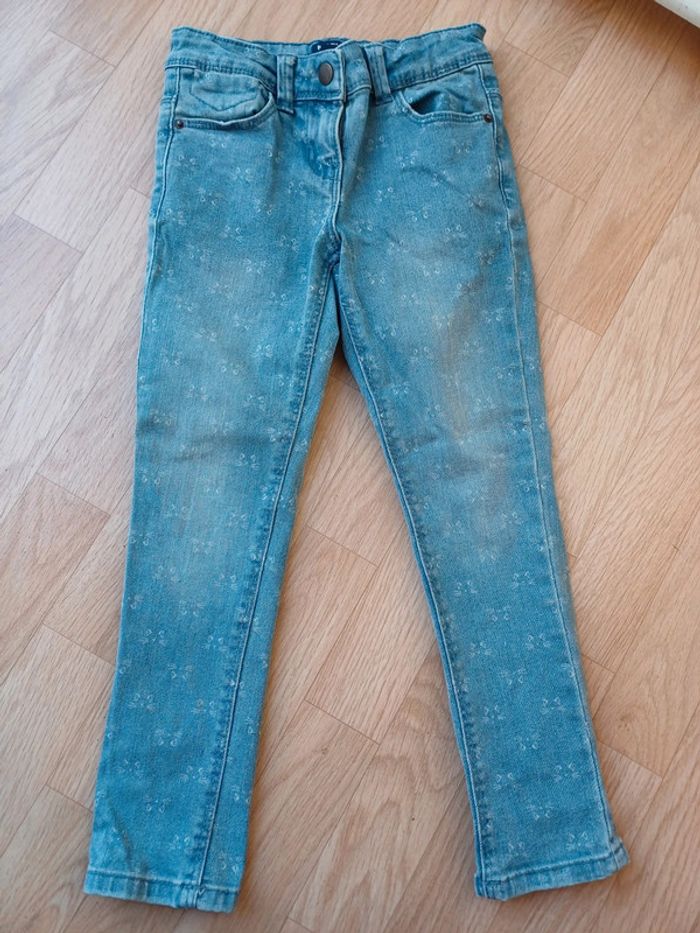 Joli jeans avec motif têtes de chats
