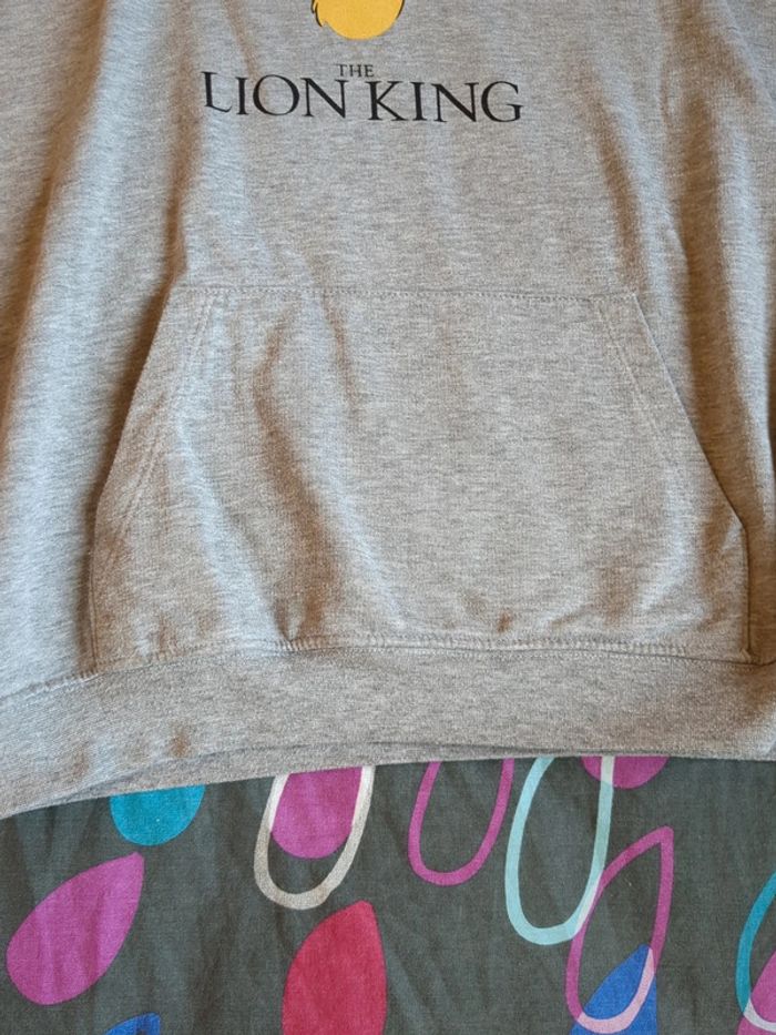 Sweat shirt à capuche gris Simba grincheux M - photo numéro 3