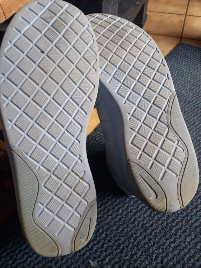 Baskets Nike en très  bon état - photo numéro 8