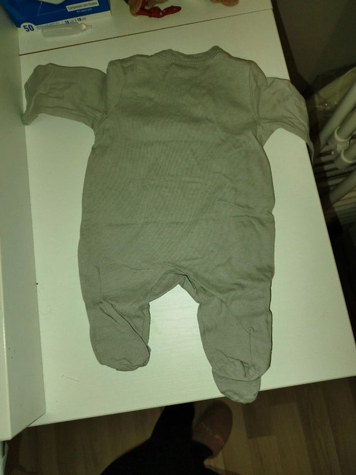 Pyjama 1mois - photo numéro 3