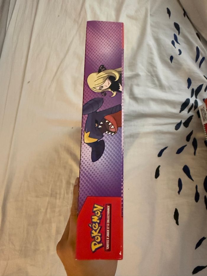 Pokémon – Coffret Premium Carchacrok EX de Cynthia - scellé et complet - photo numéro 4