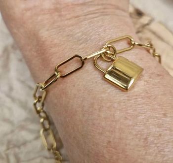 Bracelet mailles larges réglable acier inoxydable or cadenas xl en breloque