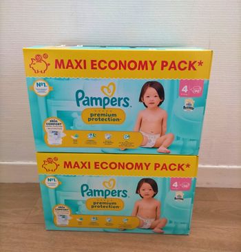 Lot couches Pampers premium taille 4