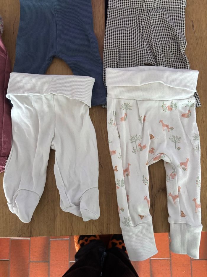 Lot de pantalons bébé fille - taille 1 mois - photo numéro 3