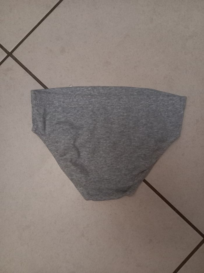 1 slip gris 6/8ans neuf - photo numéro 2