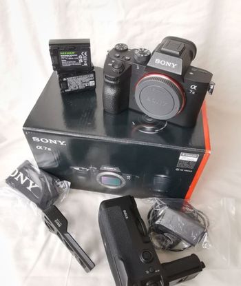 Sony A7 III: appareil photo hybride plein format