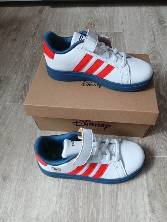 Baskets neuves adidas Mickey taille 30 - photo numéro 4
