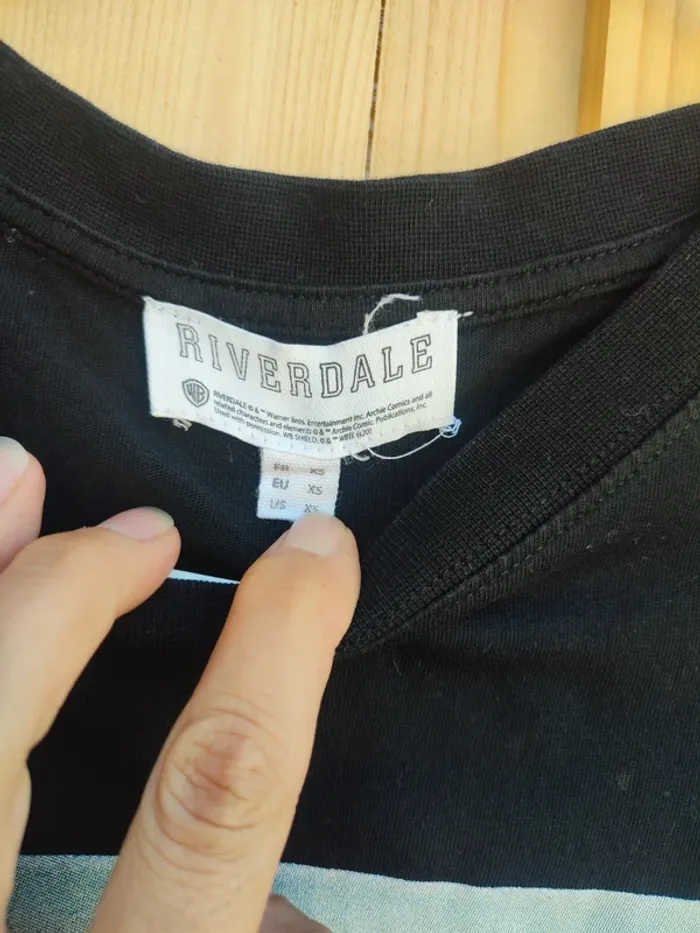 T-shirt Riverdale - photo numéro 2