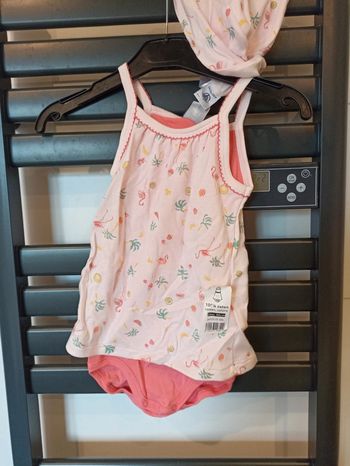 Ensemble barboteuse et bob petit bateau