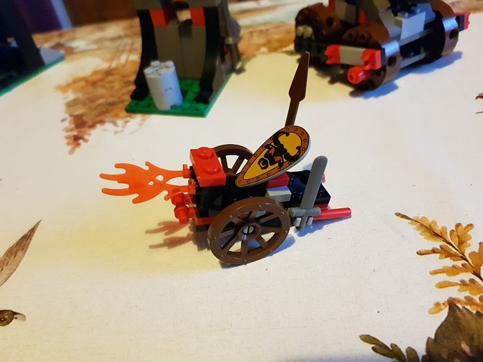 Lot lego vintage castle Knight Kingdom dragon 4807 Fire Attack 6096 Attaque taureau Bull's attack - photo numéro 9