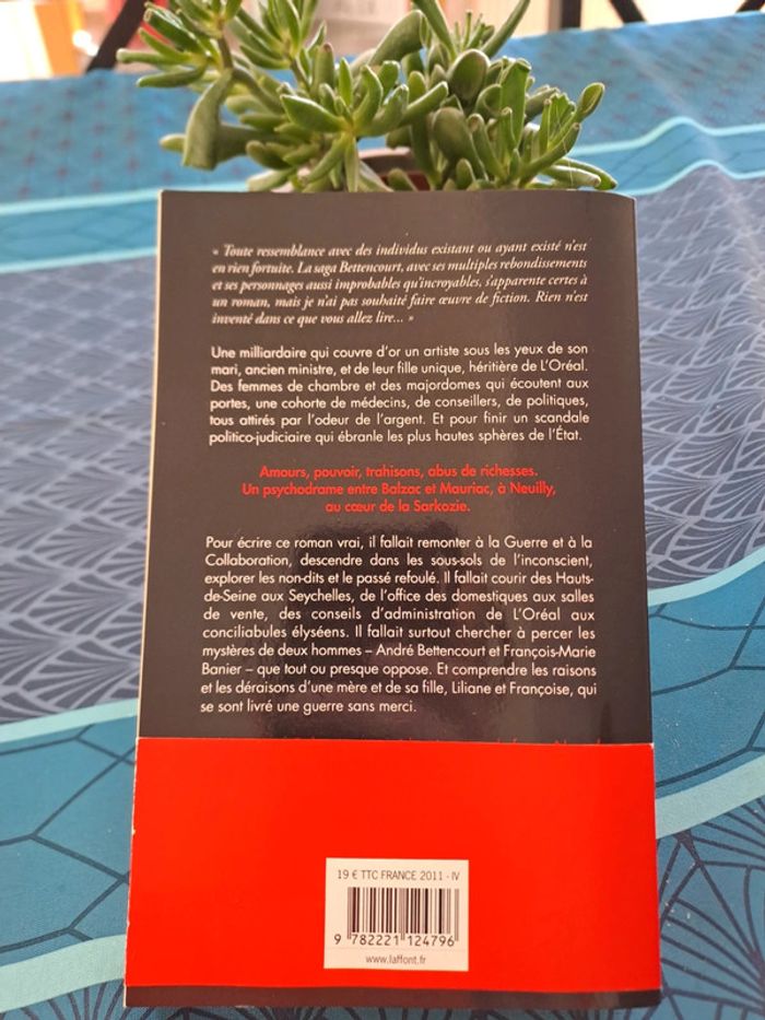 Livre Un Milliard de Secrets, Marie-France Etchegoin - photo numéro 2