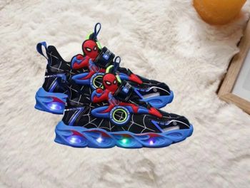 Baskets Spiderman 25