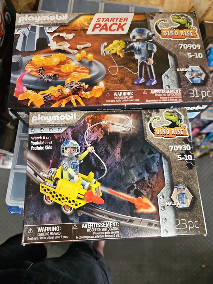 Deux boîtes neuves playmobil