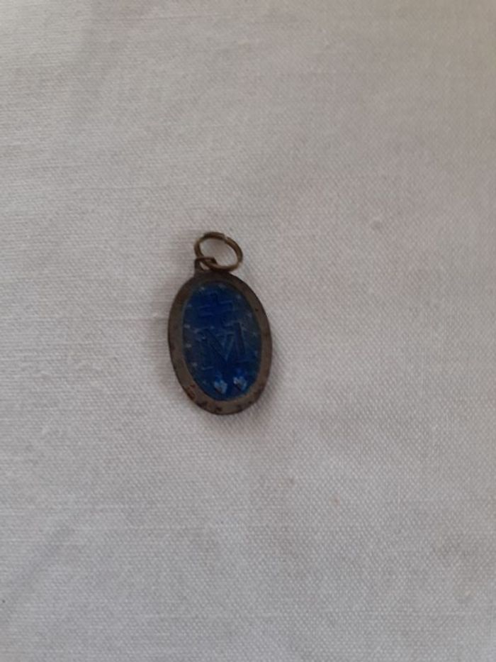 Pendatif la vierge sans valeur