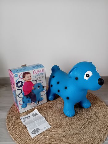 Copain sauteur chien bleu