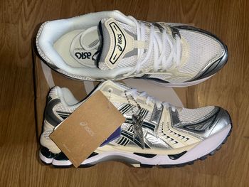 paire asics nyc navy blue neuve