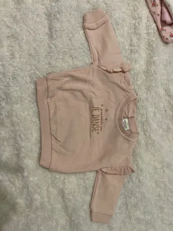 Sweat fille tape à l’œil