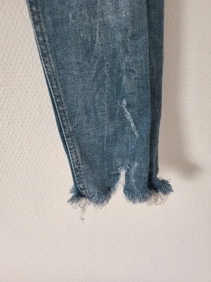 Jean zara Taille 42 - photo numéro 4