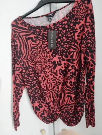 Newlook red and black long sleved top