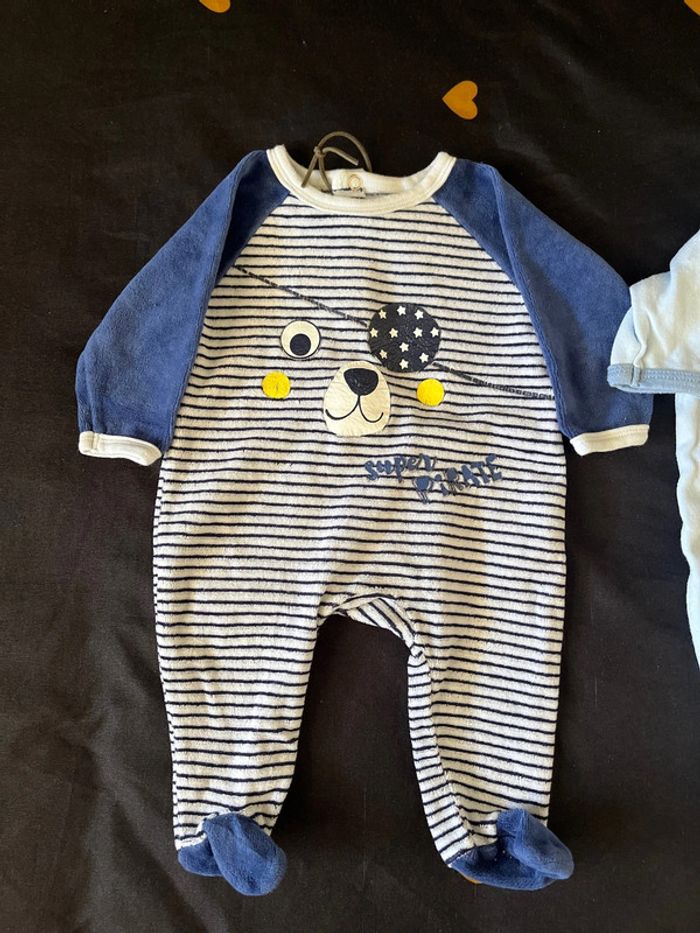 Lot pyjama 1 mois - photo numéro 2