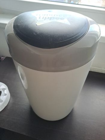 Poubelle à couche avec sac poubelle inclus