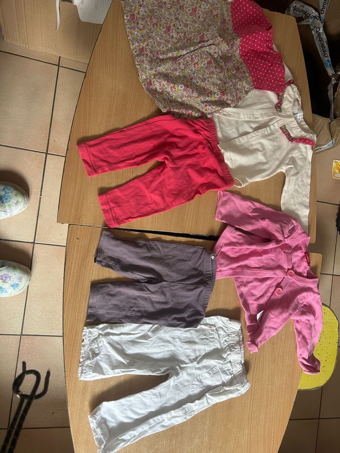 Lot de de + 63 vêtements taille 12 mois - photo numéro 6