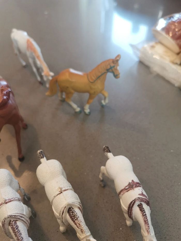 Lot figurines chevaux - photo numéro 3