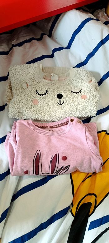 Lot pulls bebe fille 12mois