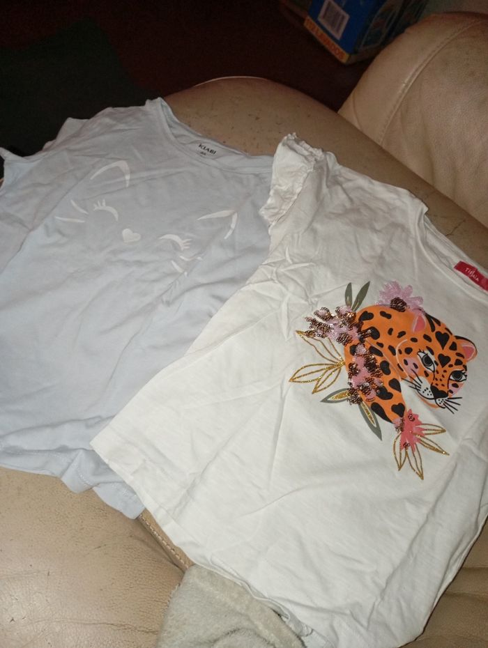 Vends deux t-shirts pour fille