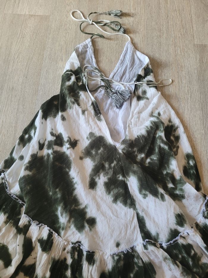 Robe dos nu - photo numéro 3