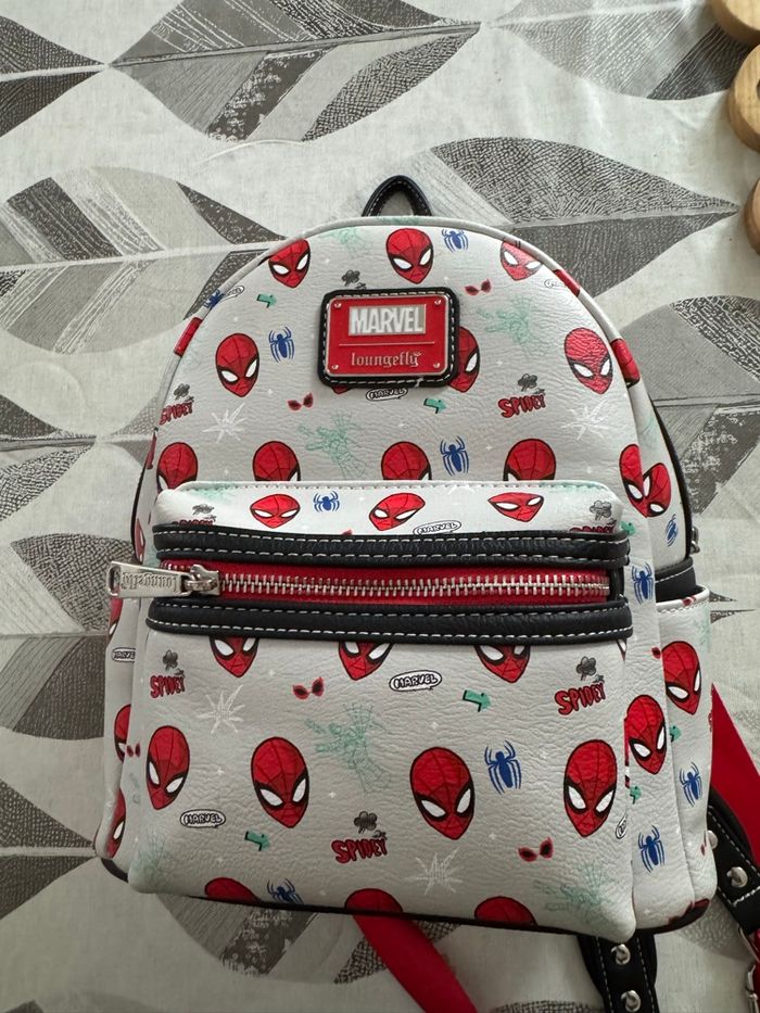Sac loungefly Spiderman - photo numéro 2