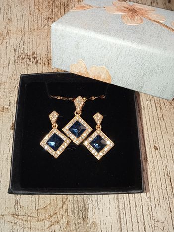Ensemble de bijoux de forme carré pierre bleu et strass