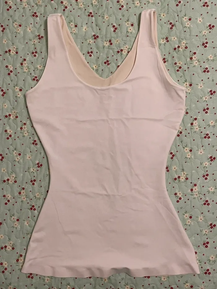 4-in-1 form fitting tank top - photo numéro 2