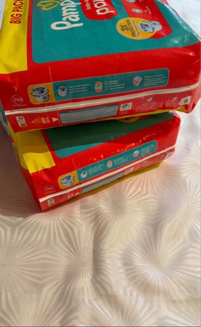 Lot 2 paquets de couches Pampers pants taille 7