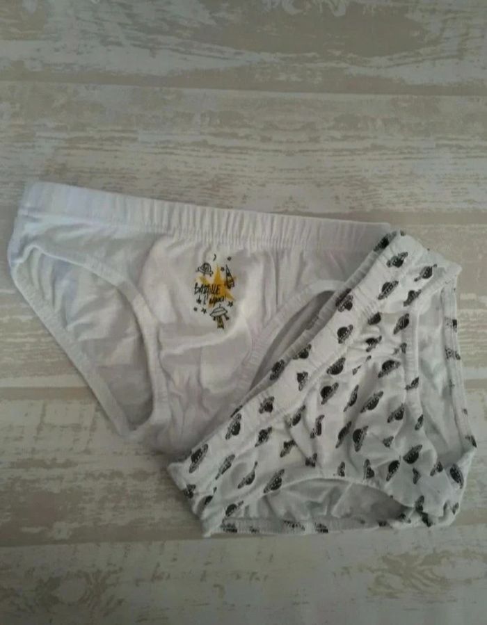 Lot de 2 slip neuf 4-5 ans