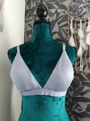 Soutien-gorge bleu clair sans armature / H&M / (L)
