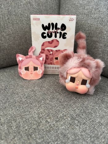 Popmart Cry Baby ( Pink Cutie )