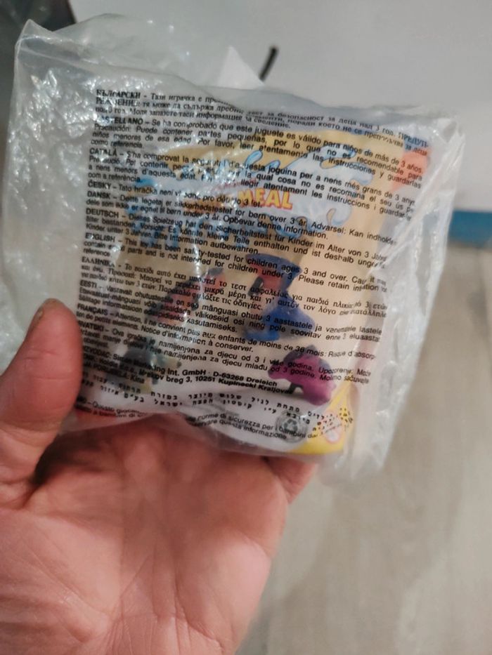 Figurine McDonald's pistolet à eau dinosaure. - photo numéro 4