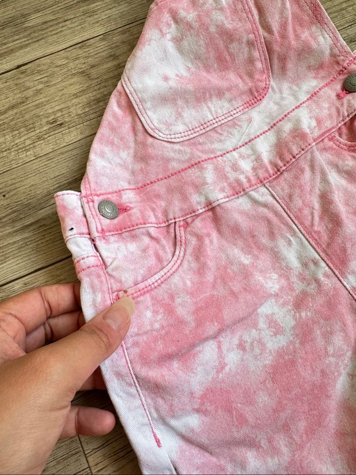 Salopette short levi’s rose tie and dye fille 4/5 ans - photo numéro 3