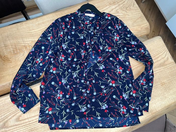 Blouse femme, taille S, marque Lovie & co automne hiver, bleu marine, fleuri. - photo numéro 2