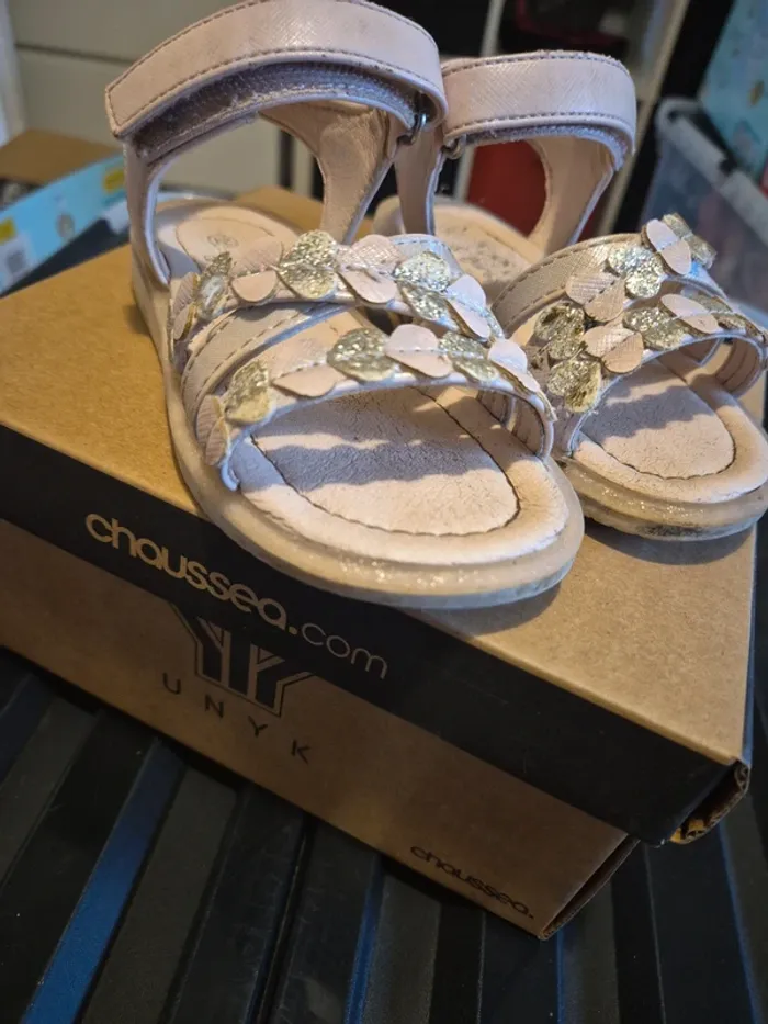 Chaussure ouverte T24 - photo numéro 4