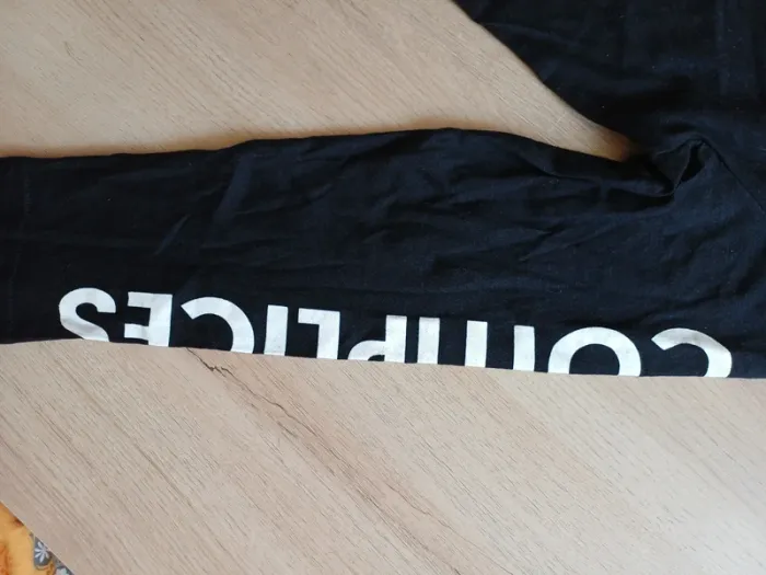 T-shirt à capuche complices - photo numéro 3