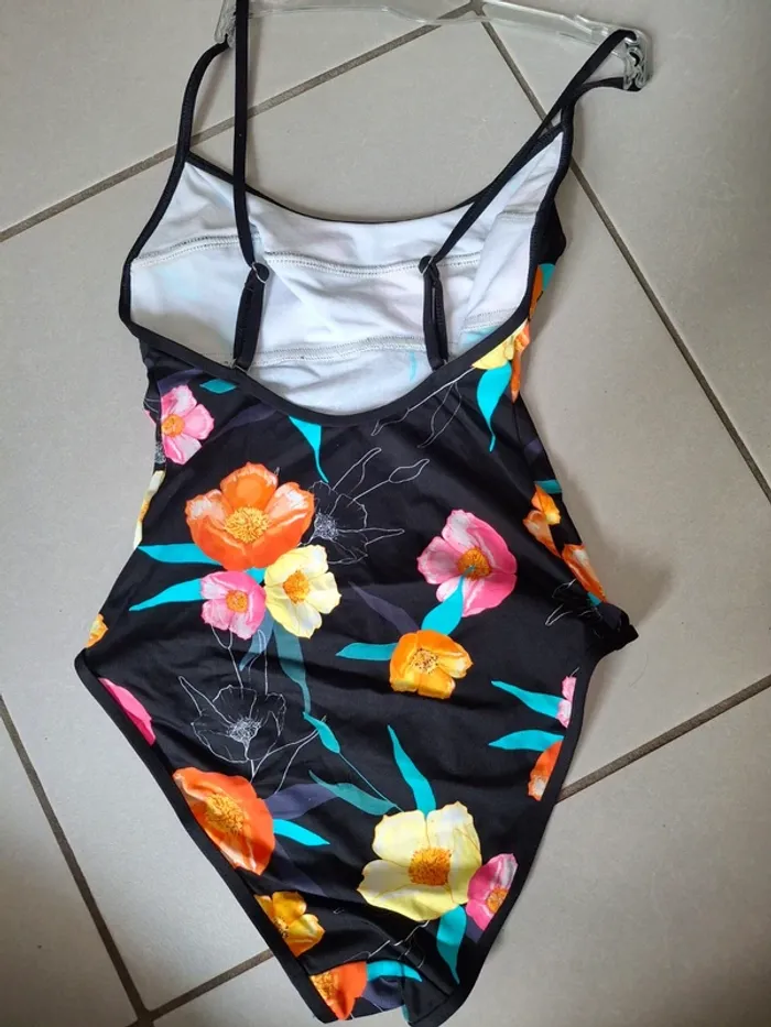 Maillot de bain une pièce femme S Neuf - photo numéro 2