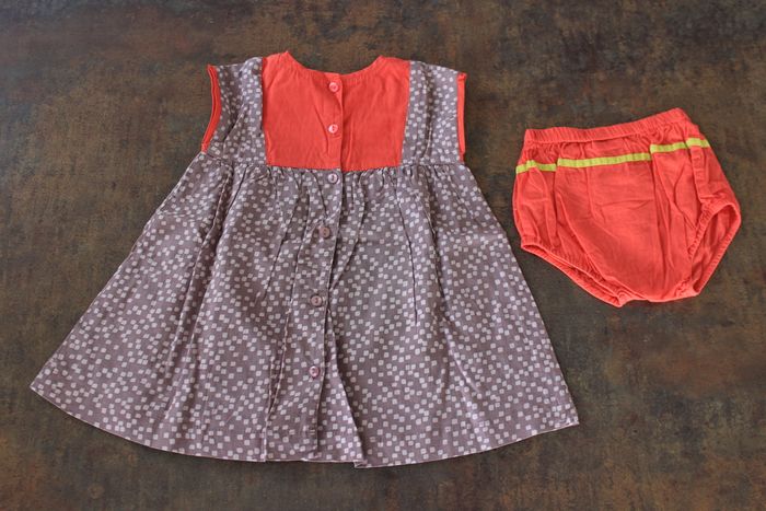 Lot 6 mois été de 3 ensembles robes + bloomers + gilet - photo numéro 3