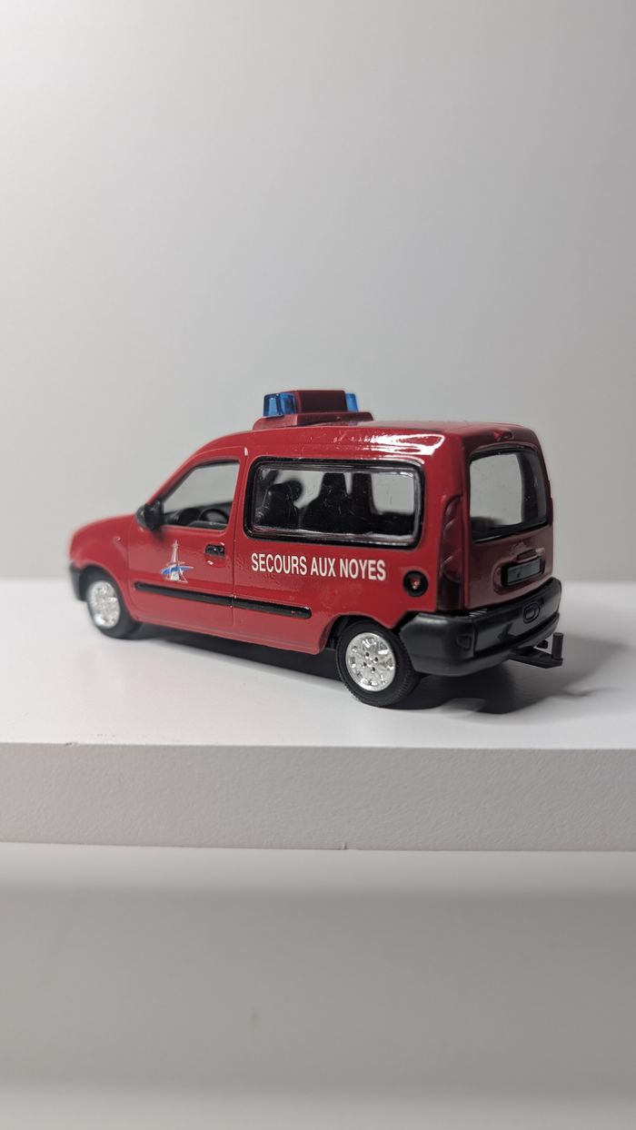 [Solido] Renault Kangoo Pompier - photo numéro 2